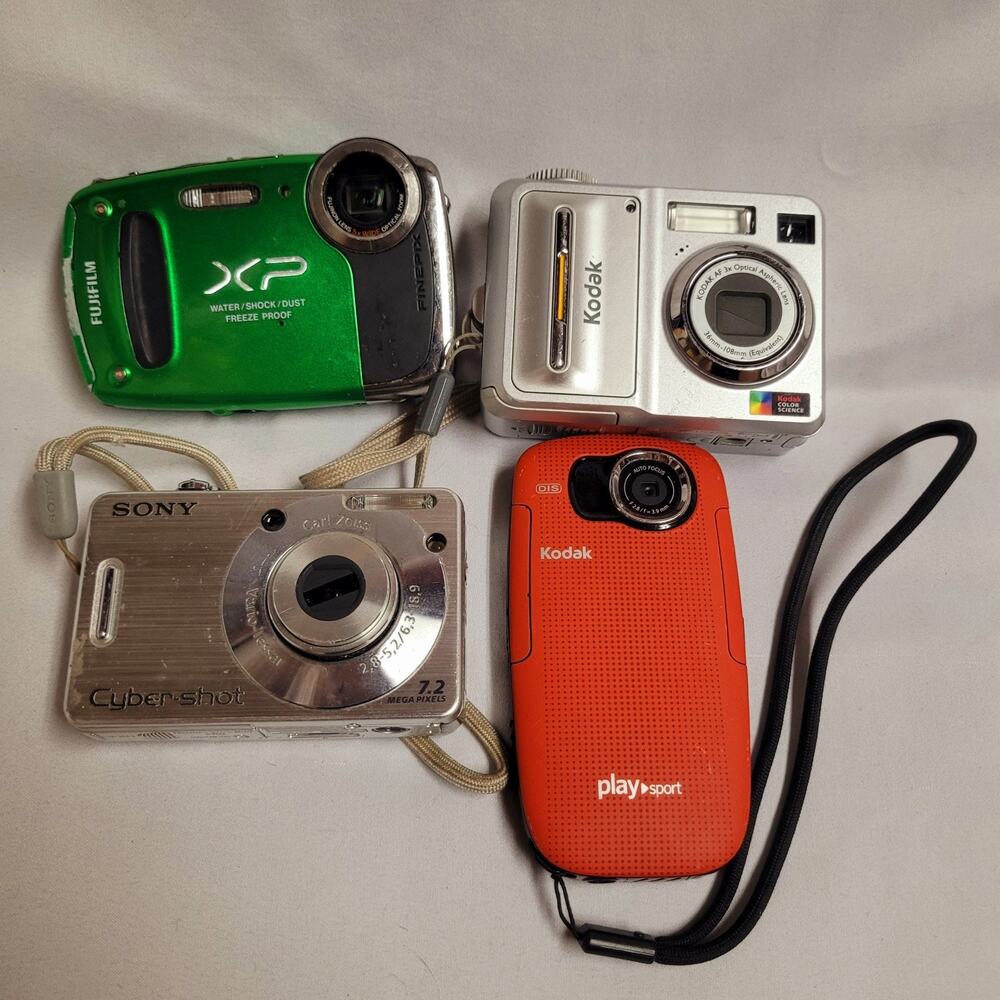 Untested Kodak Playsport Fujifilm Sony Cyber-Shot DSC-W70 7.2MP Digital Camera
